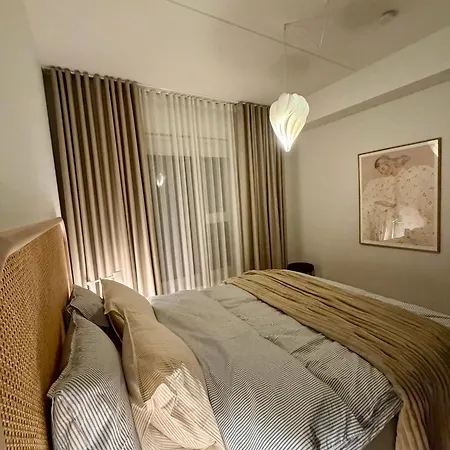 Cozy 2-room In Center *